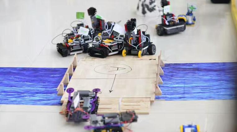 山姆科技聯(lián)盟機(jī)器人