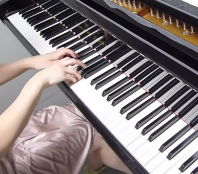 卓奕鋼琴