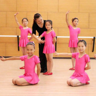 萬(wàn)鈴鈴舞蹈