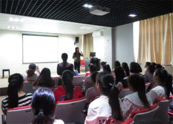 信陽藍悅幼師培訓學校