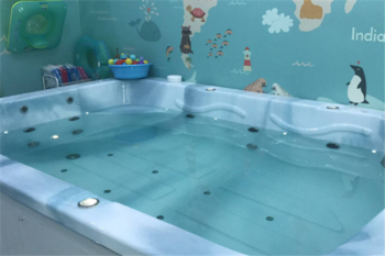 乖貝貝嬰兒游泳館