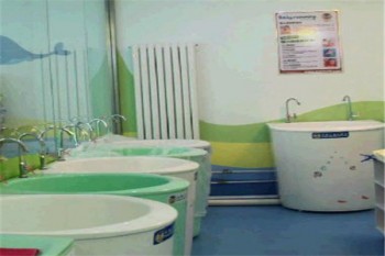 愛貝斯嬰兒游泳館