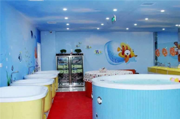 花朵兒嬰兒游泳館