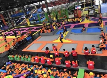 多樂島蹦床公園