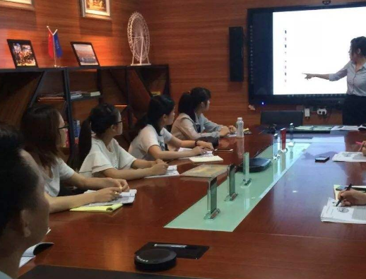 德聰商務英語 德聰商務英語