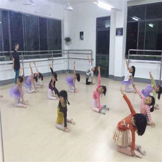 彩虹舞蹈藝術培訓中心