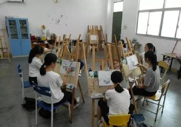 一鳴藝術培訓中心加盟