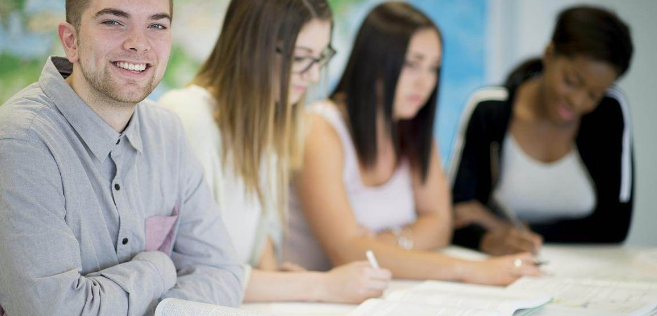 live互動美語加盟