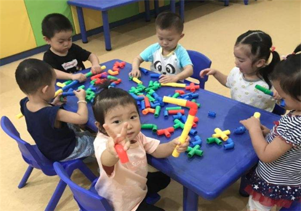 蒙特梭利早教中心加盟