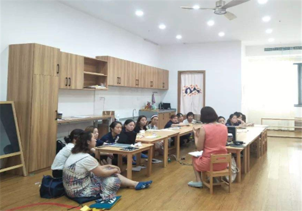 蒙特梭利早教中心加盟