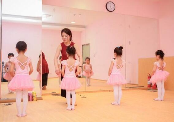 藍菲國際舞蹈加盟