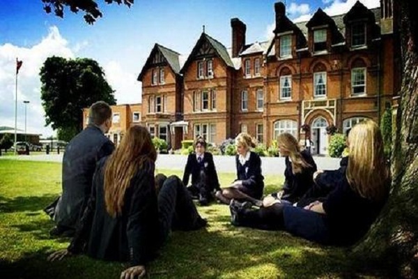 蔚藍屋教育加盟