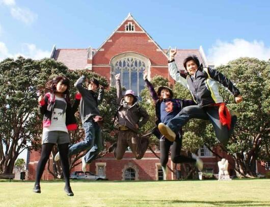 出國留學(xué)加盟