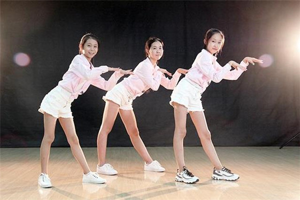 唯舞舞蹈培訓(xùn)加盟