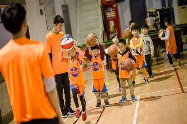 拉維爾青少年籃球培訓(xùn)加盟 拉維爾青少年籃球培訓(xùn)加盟