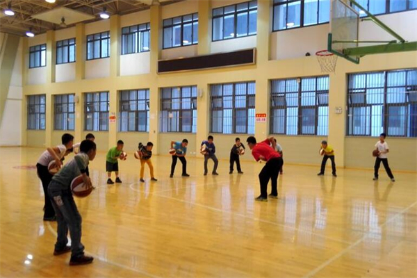 ?小飛人籃球俱樂部加盟 ?小飛人籃球俱樂部加盟